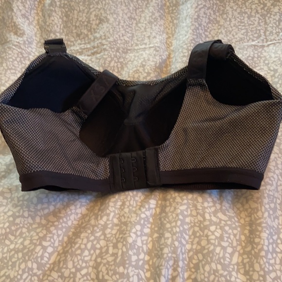 Sports bra - Picture 2 of 4